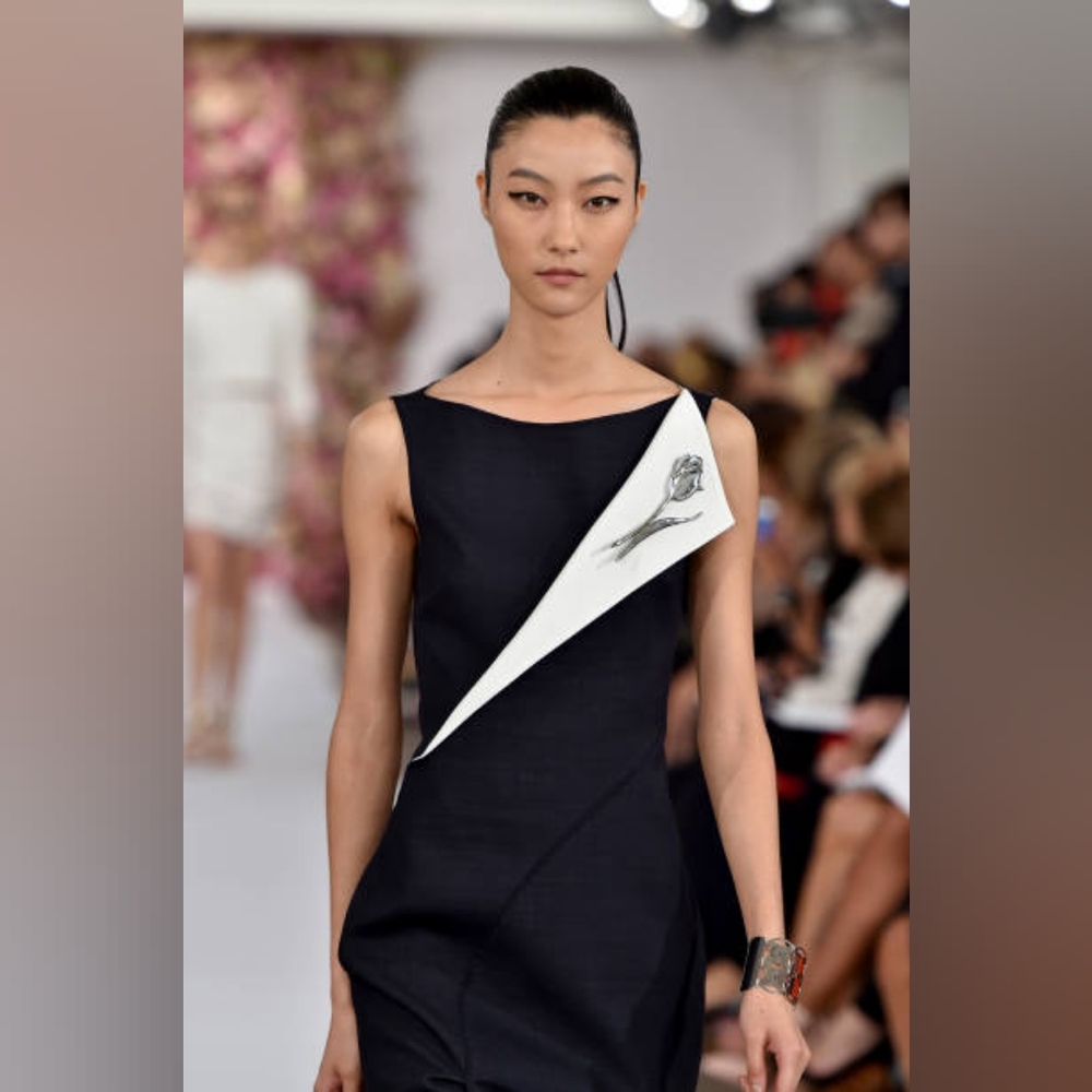 ●$3,000 OSCAR DE LA RENTA BLACK WHITE SILK WOOL RUNWAY DRESS US 6 - Picture 9 of 13